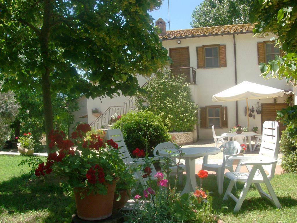 Bed And Breakfast Casale Isorella San Gemini Exterior photo